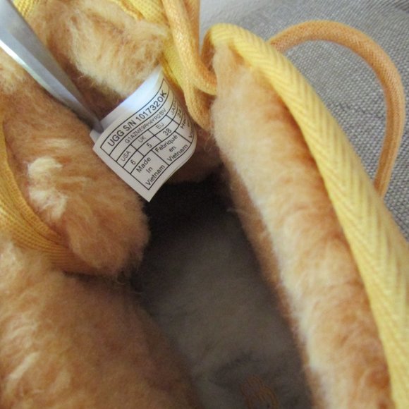 UGG Neumel ll Chukka Boots Big Girl 6 NWT - Picture 9 of 16